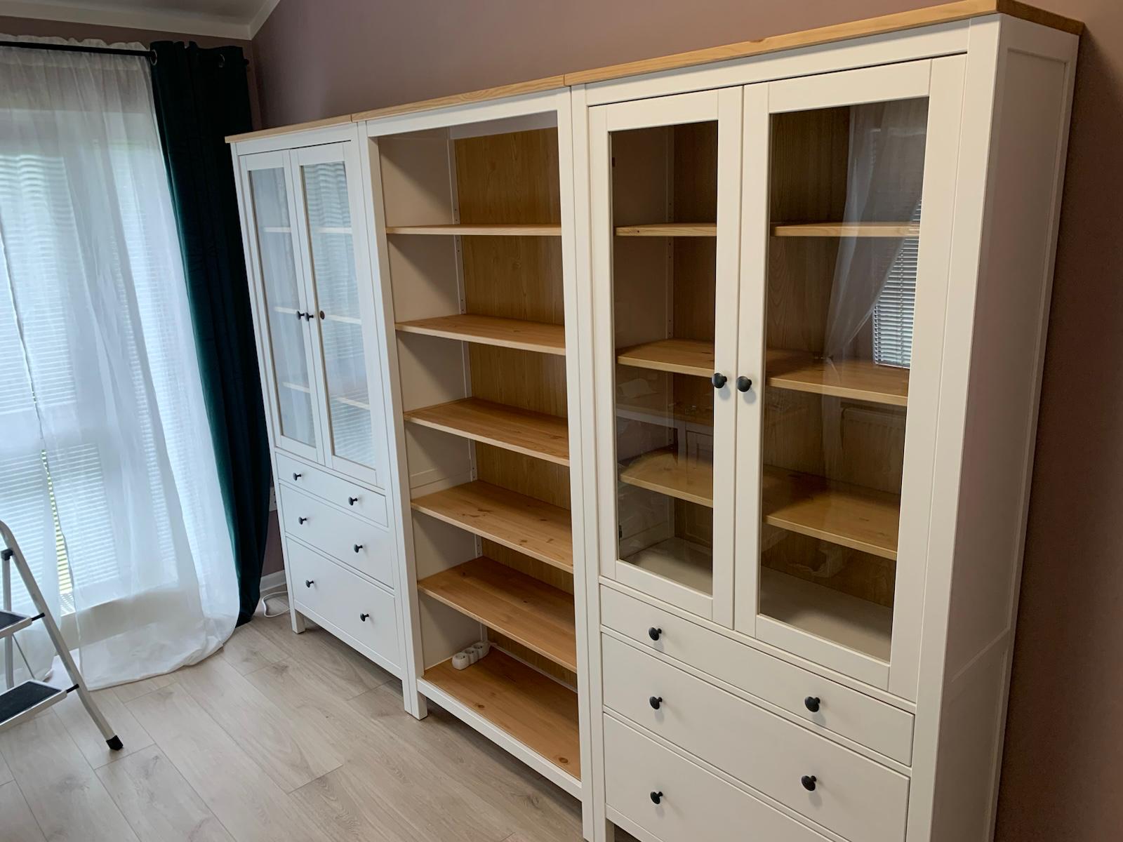 3dílná vitrína IKEA Hemnes